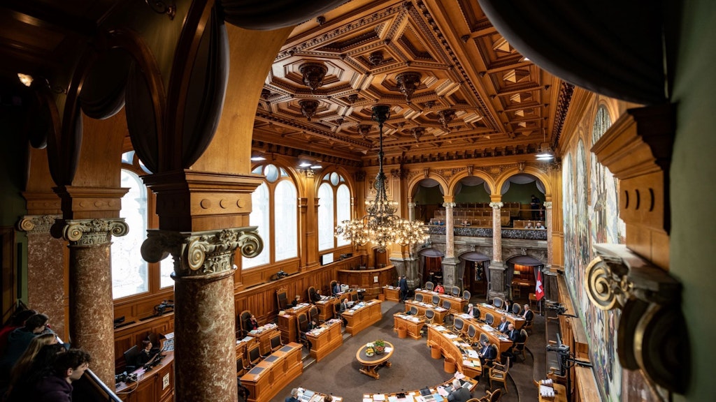 Пустая палата Совета кантонов в здании Федерального собрания.