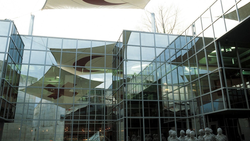 Вход в музей Красного Креста в Женеве