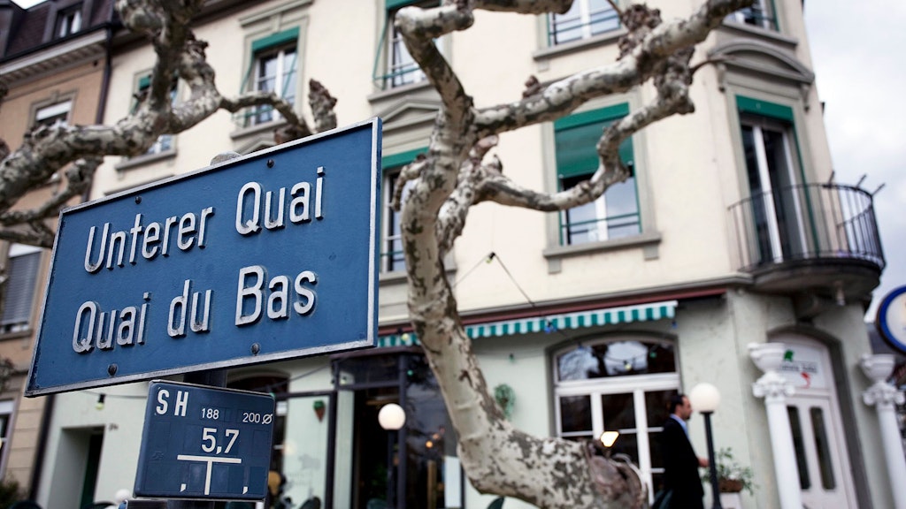 Strassenschilder in Deutsch und Französisch