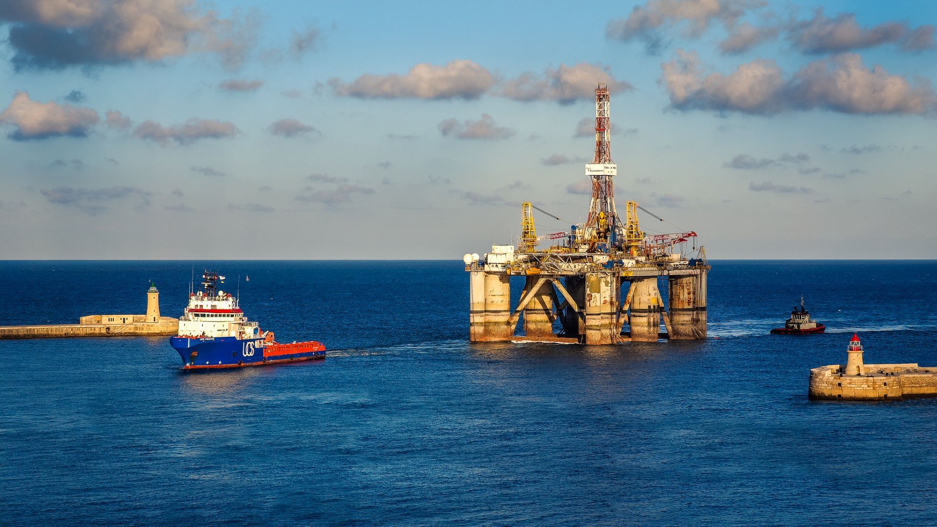 Offshore oil rig for extracting crude oil or natural gas.