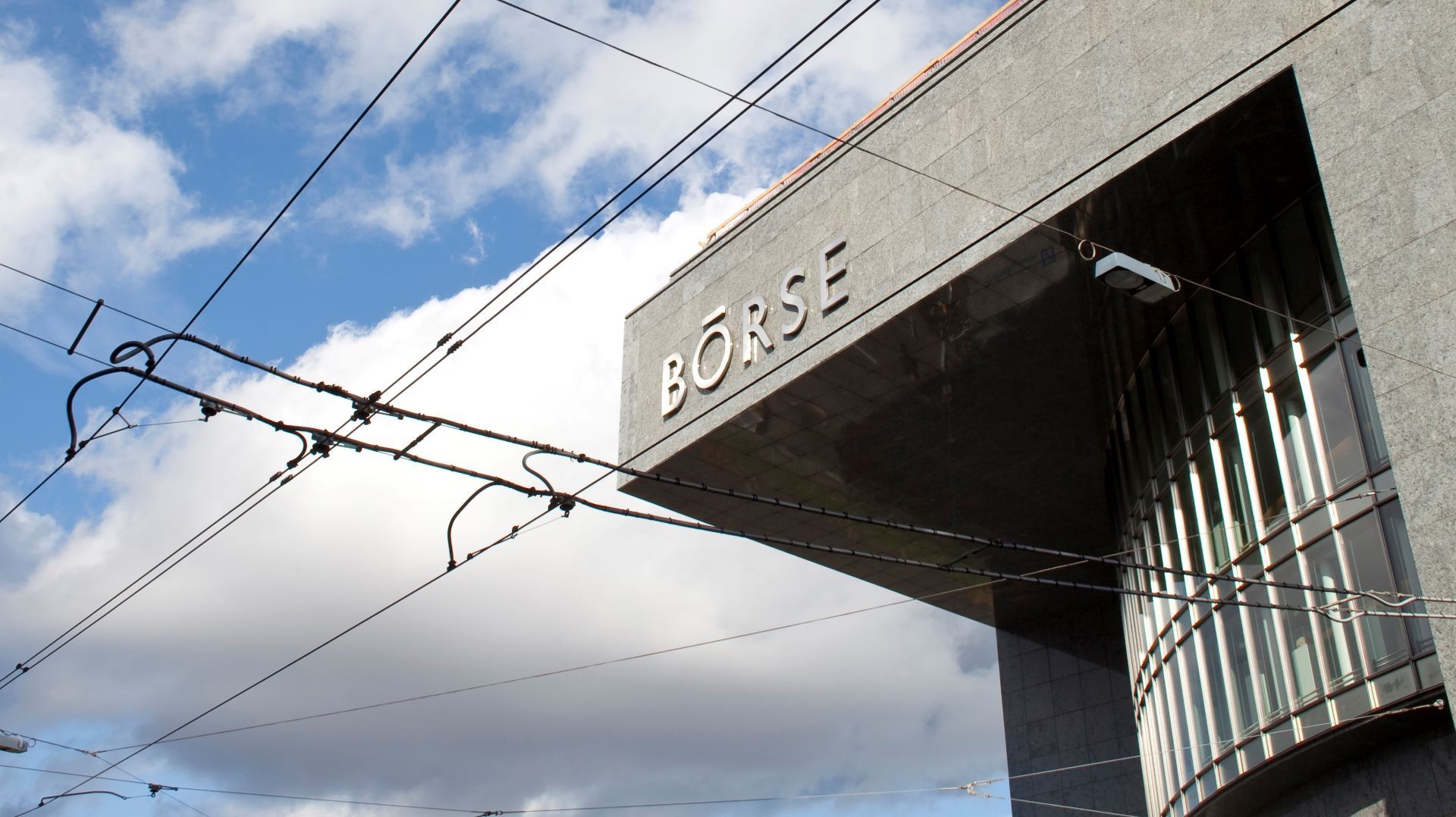 Primer plano del edificio de la Bolsa de Zúrich