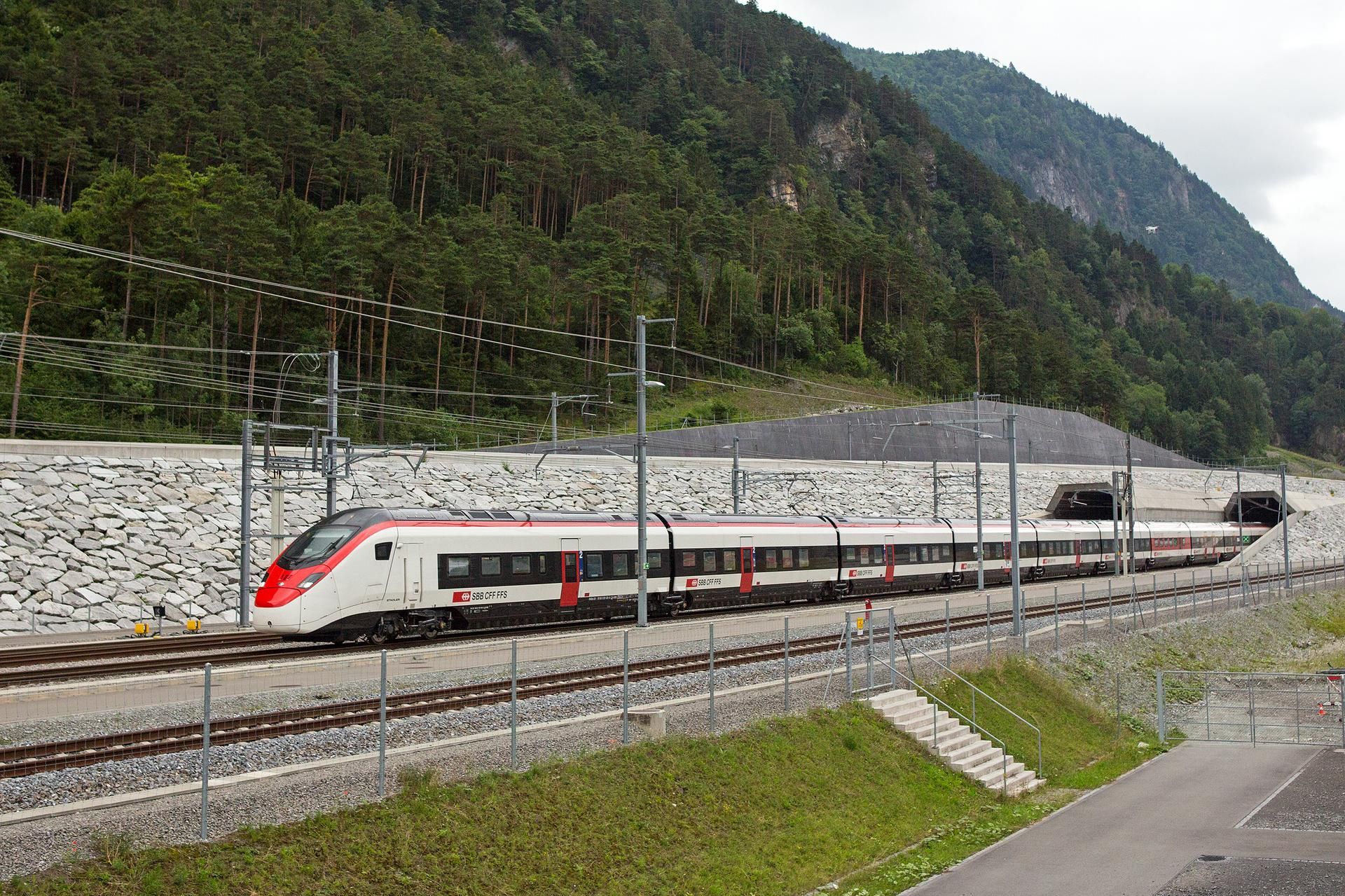 Vista del portale nord del tunnel del San Gottardo presso Erstfeld, nel Cantone di Uri.